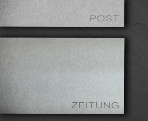 Detailansicht letterbox und Zeitungsbox in stainless steel mit Beschriftung